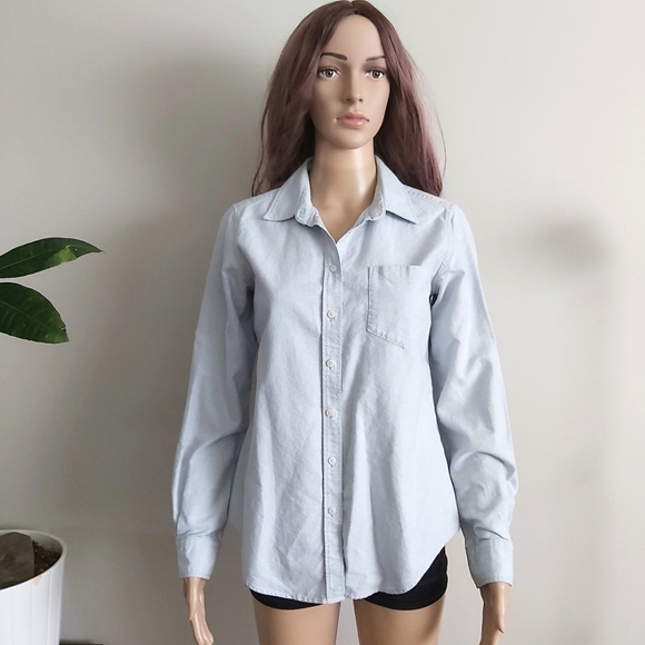 Fossil Tops - Fossil light blue chambray button down shirt long sleeves